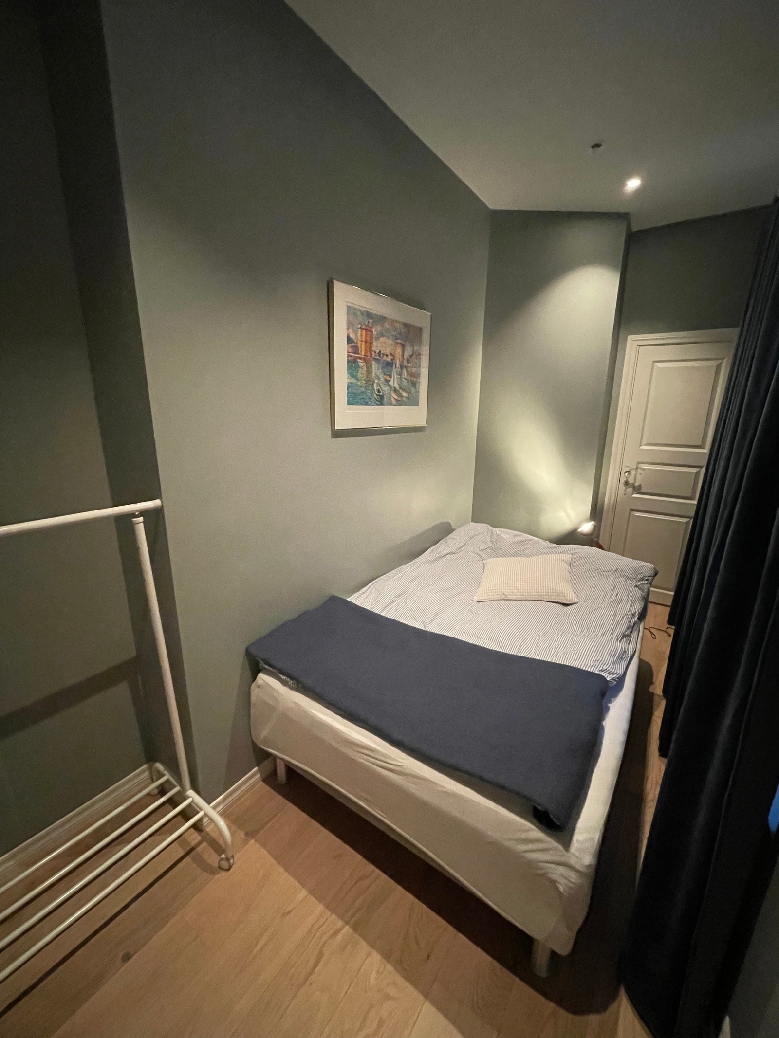 Soverom nr 2. Seng på bildet er 120 cm. Galleribilde