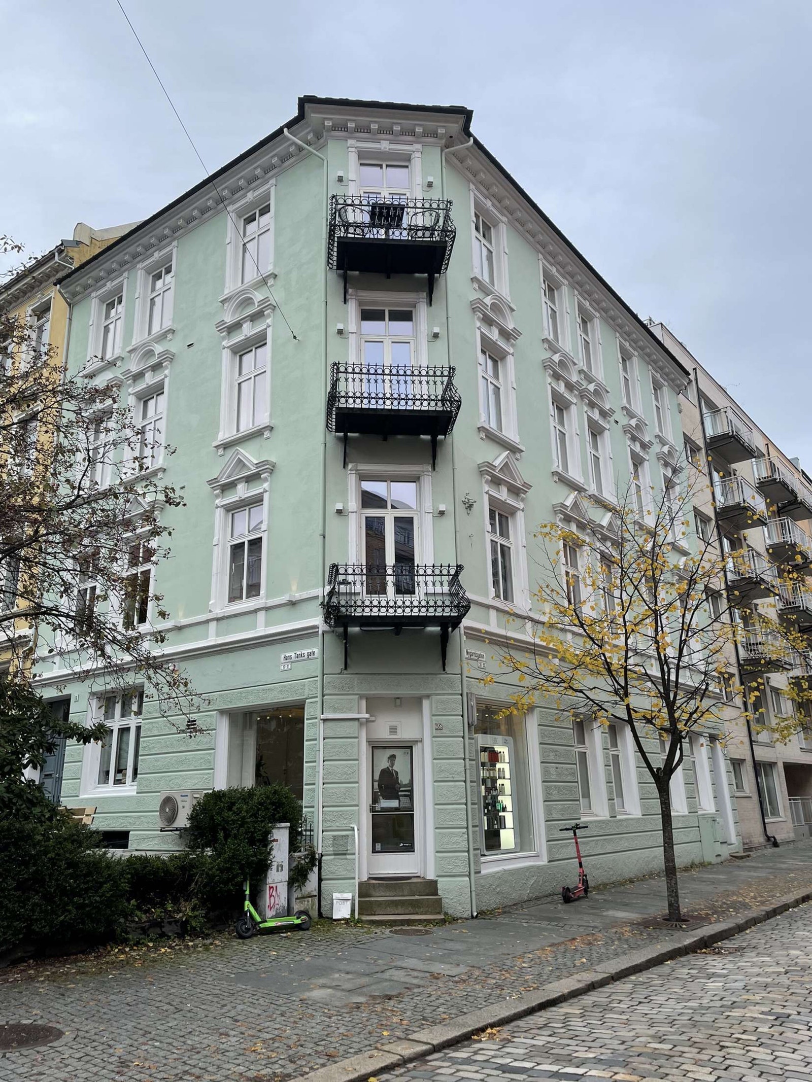 Fasade bygård. Galleribilde