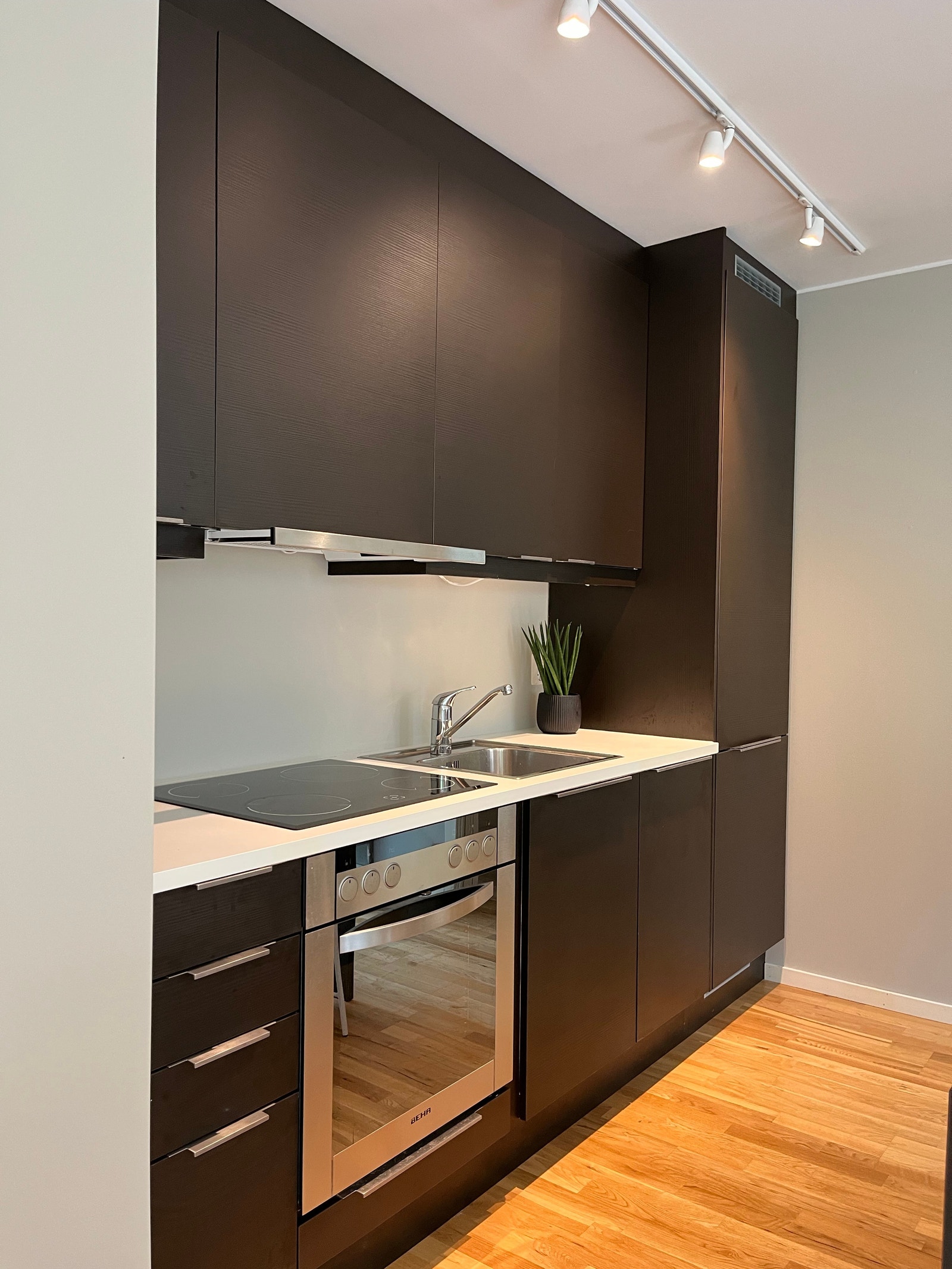 Kjøkken - Integrerte hvitevarer ink oppvaskmaskin Galleribilde