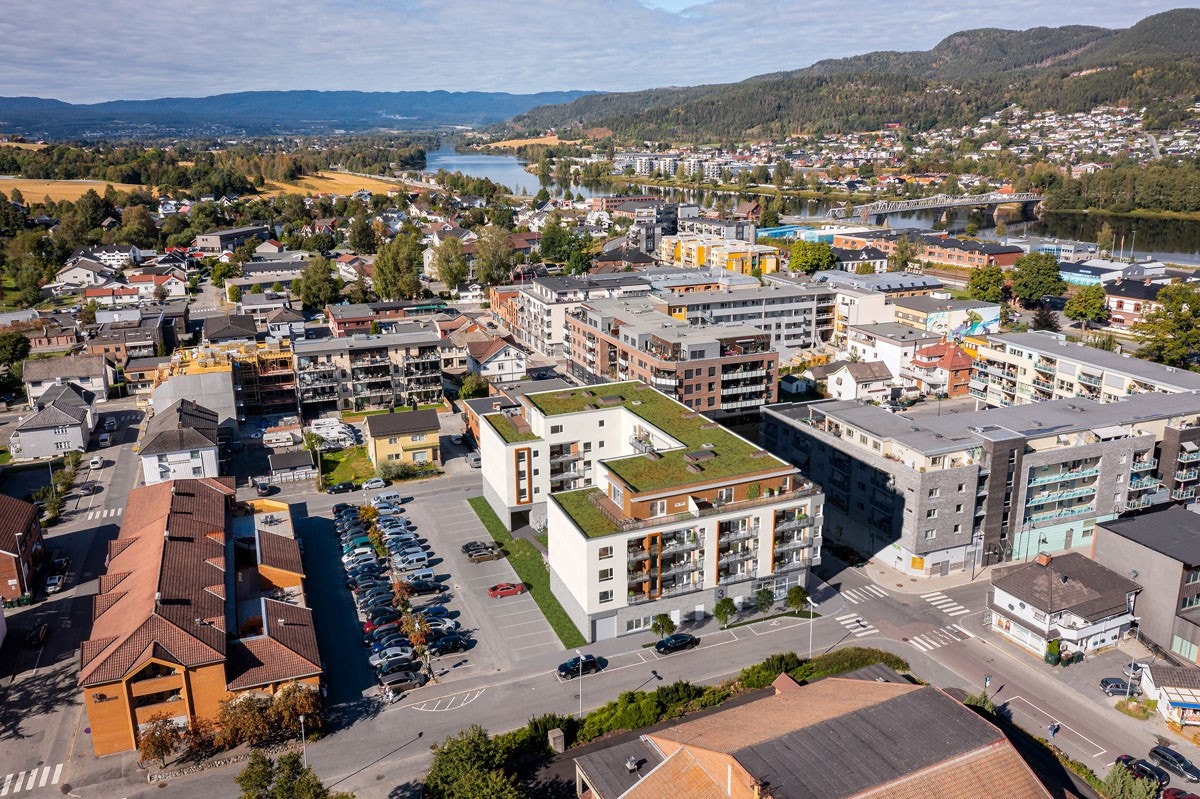 Mjøndalen ligger på sørsiden av Drammenselva og det er kort vei til store grøntområder som byr på mange flotte muligheter for de friluftinteresserte, både sommer og vinter. Galleribilde