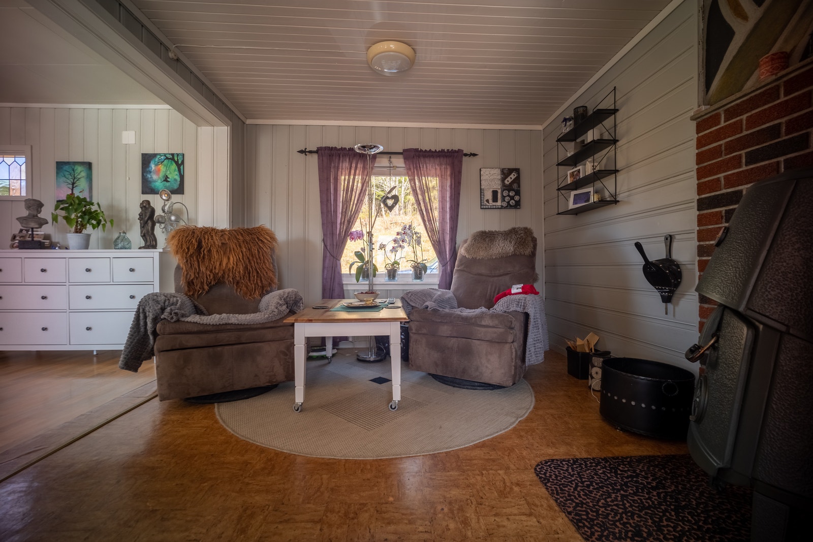 Vedovn/Jøtul, type peis 4 i stue. Galleribilde