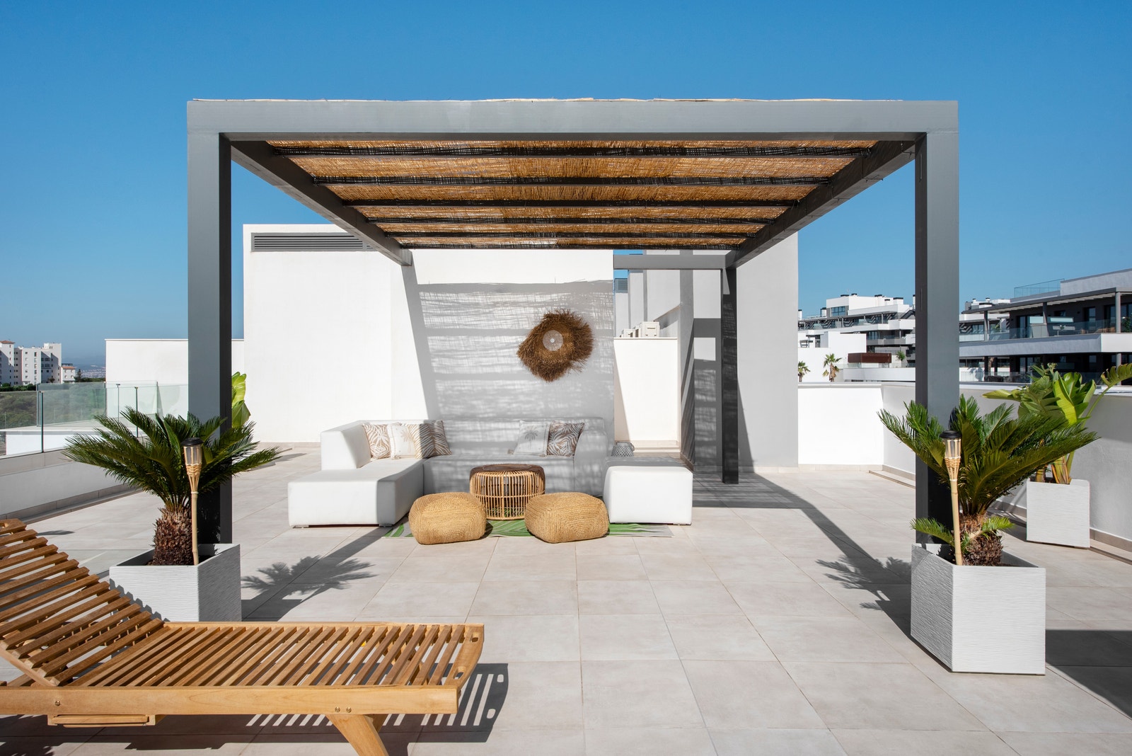 Roof terrace and pergola Galleribilde