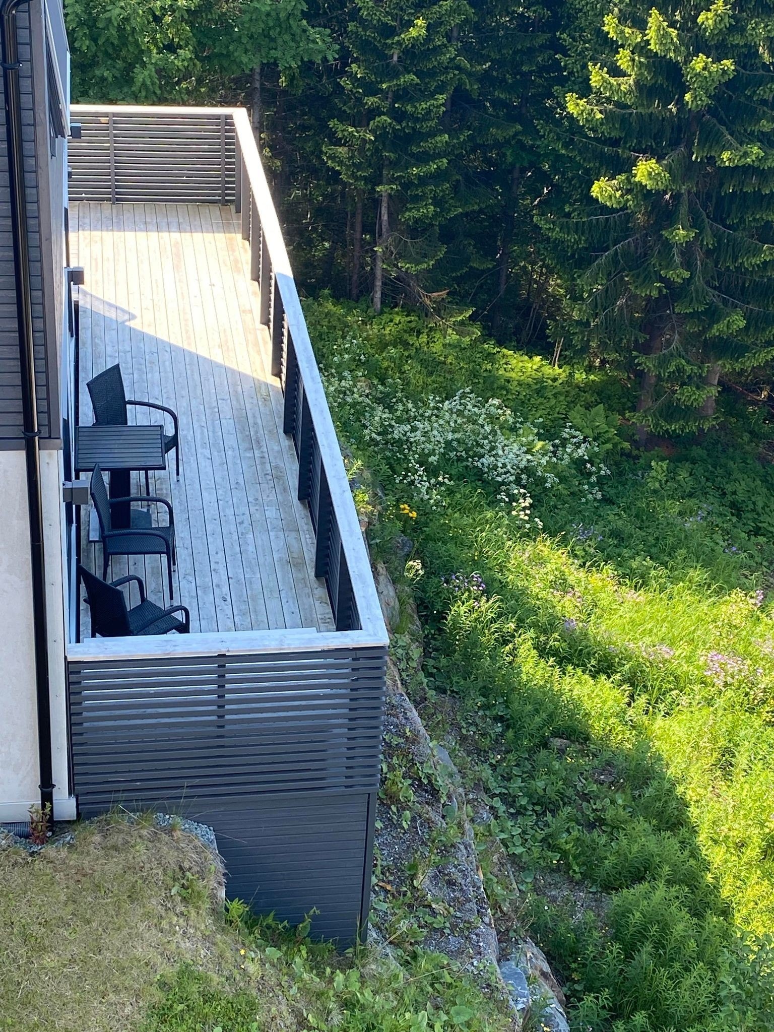 Stor veranda/balkong som både vender mot sør og vest Galleribilde