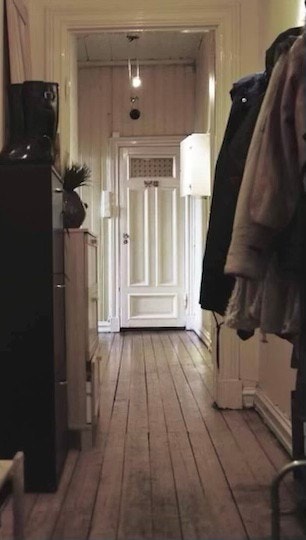 Velkommen inn i gangen. Sjarmerende leilighet med sentral beliggenhet på Majorstua. Galleribilde