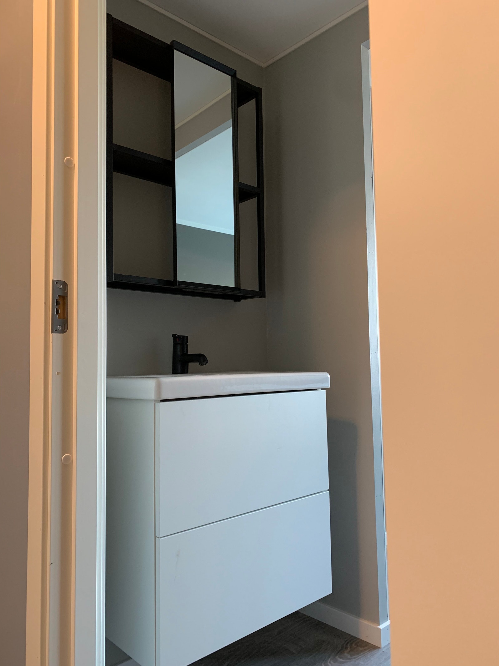 Egen vask på hybelen Galleribilde