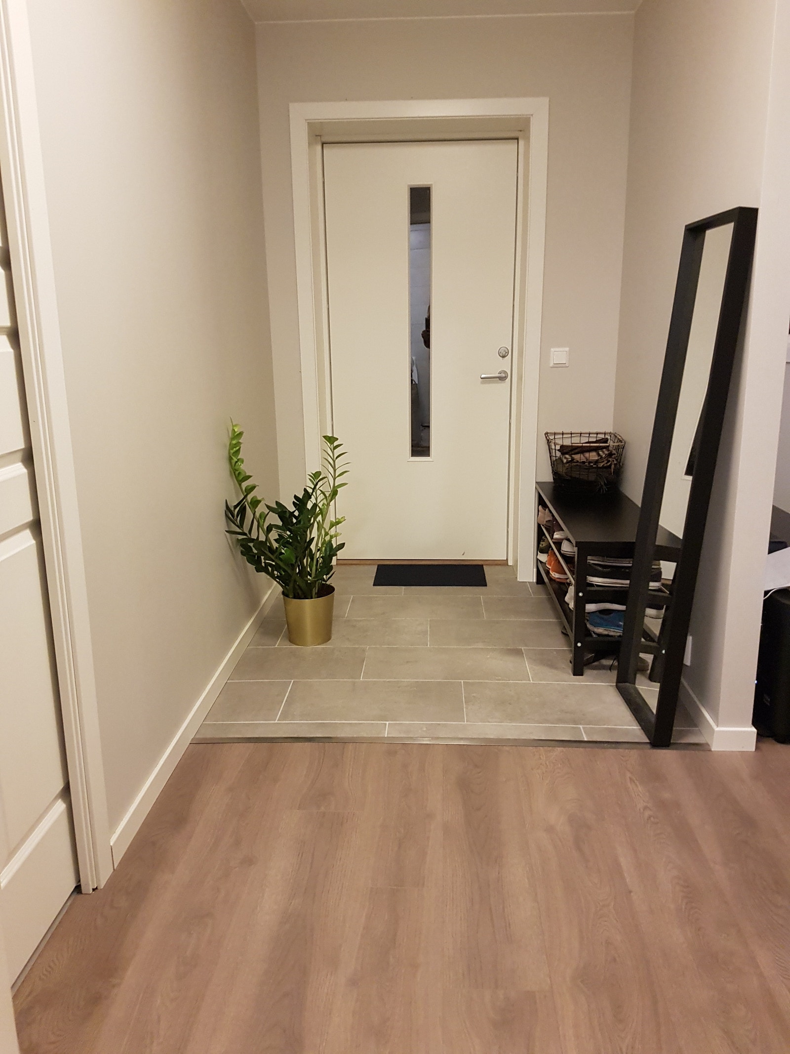 Flislagt inngangsparti/gang Galleribilde