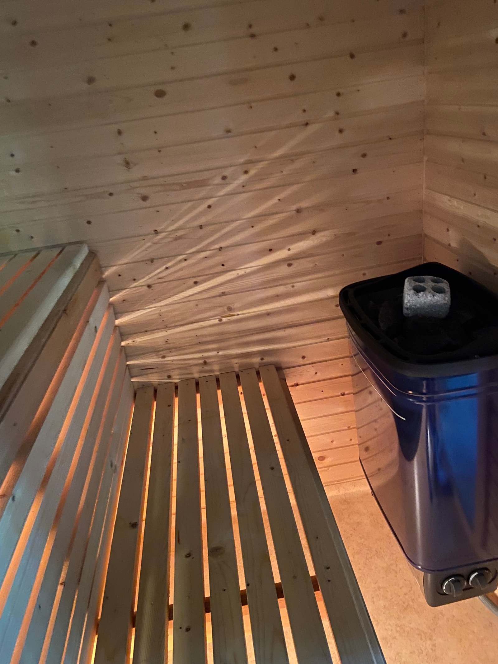 Stor badstu med 6 kw el.ovn Galleribilde
