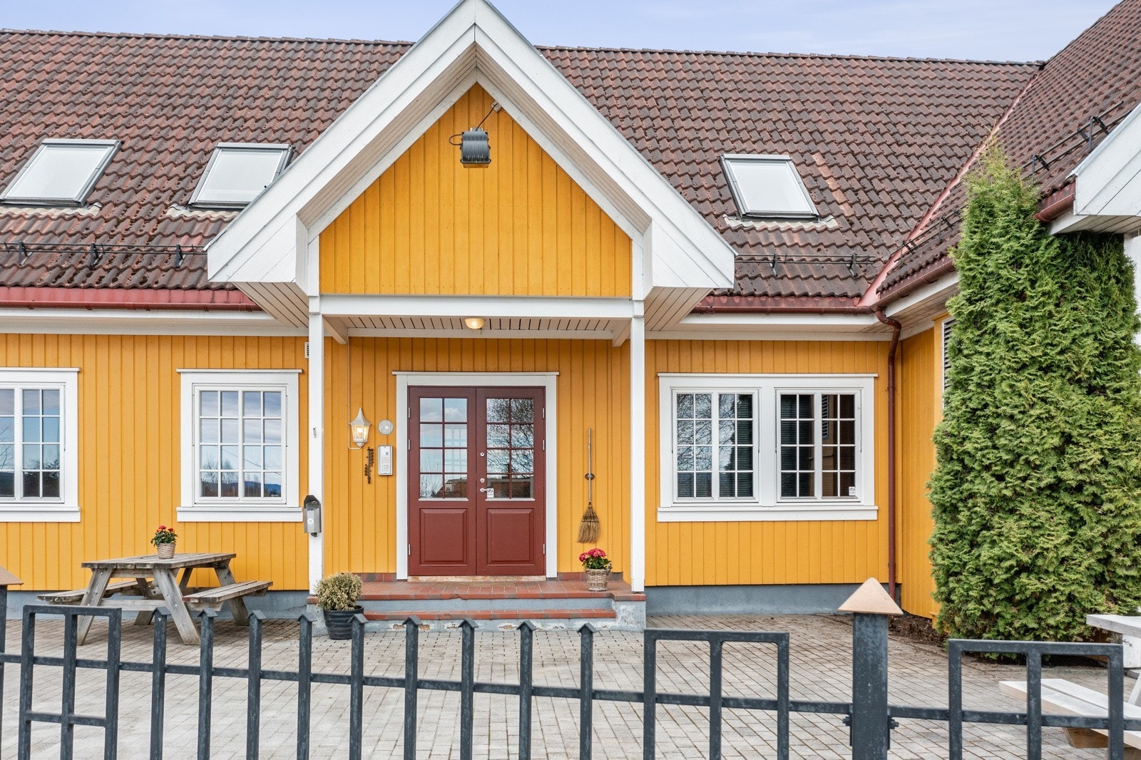 Fasade og inngangsparti Galleribilde