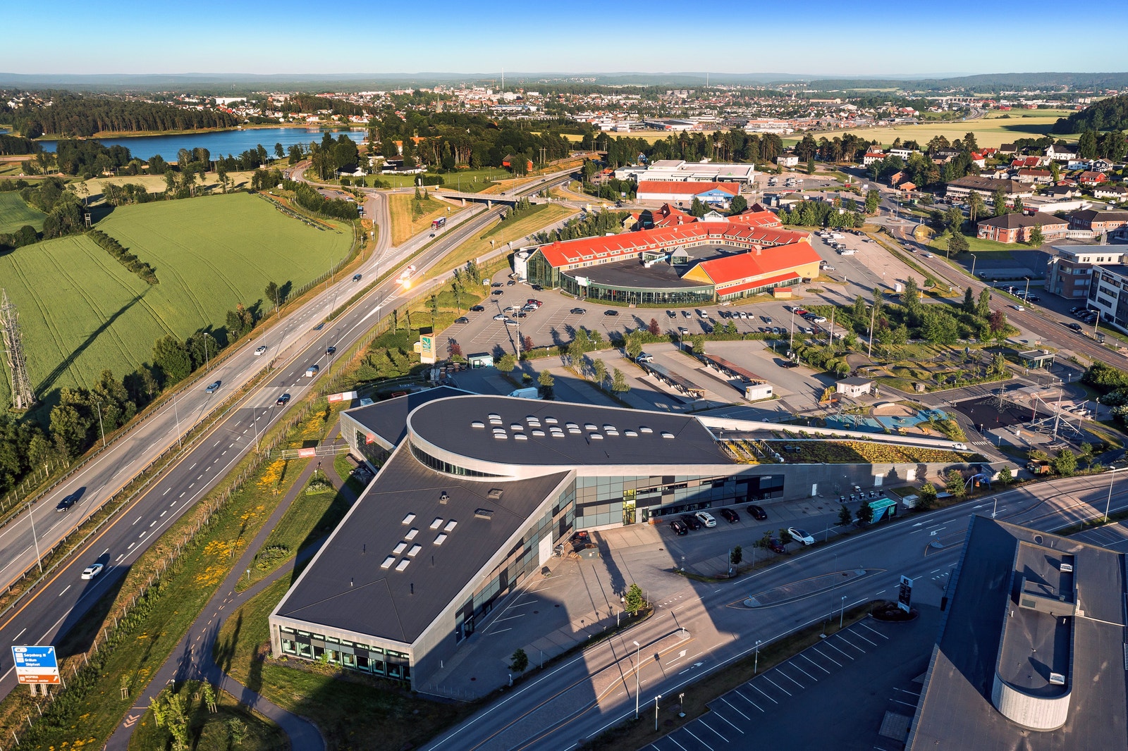 Inspiria og SuperLand ligger i gangavstand til feltet Galleribilde