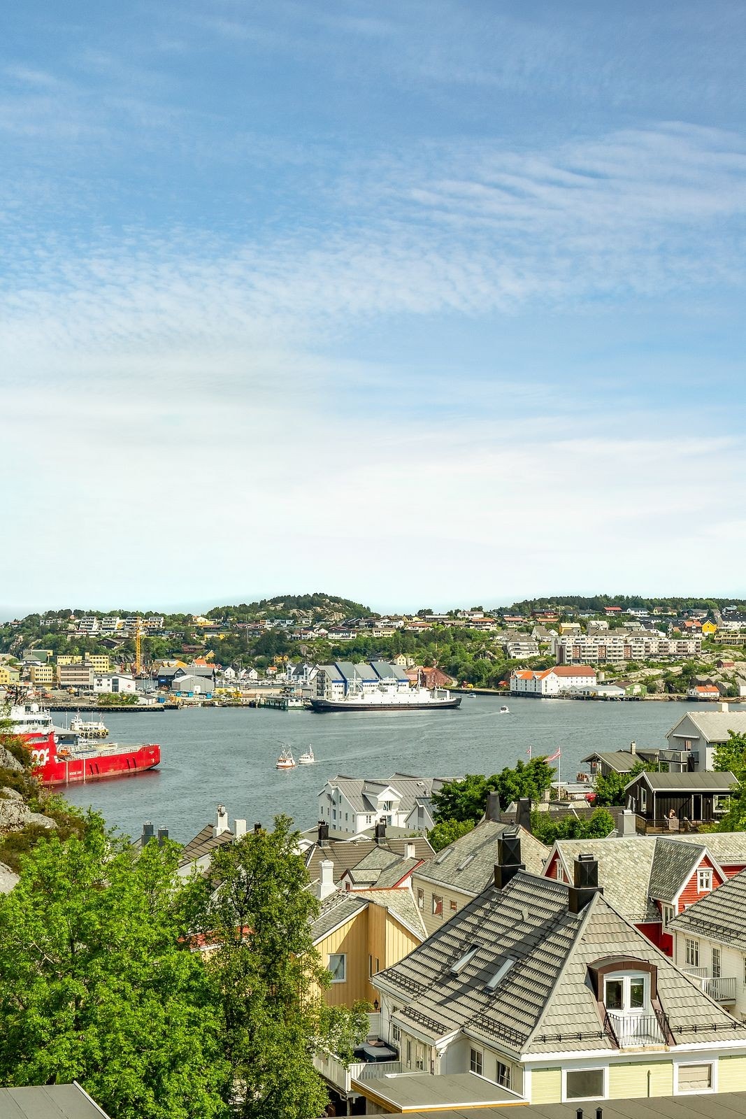 Utsikt over byen Galleribilde