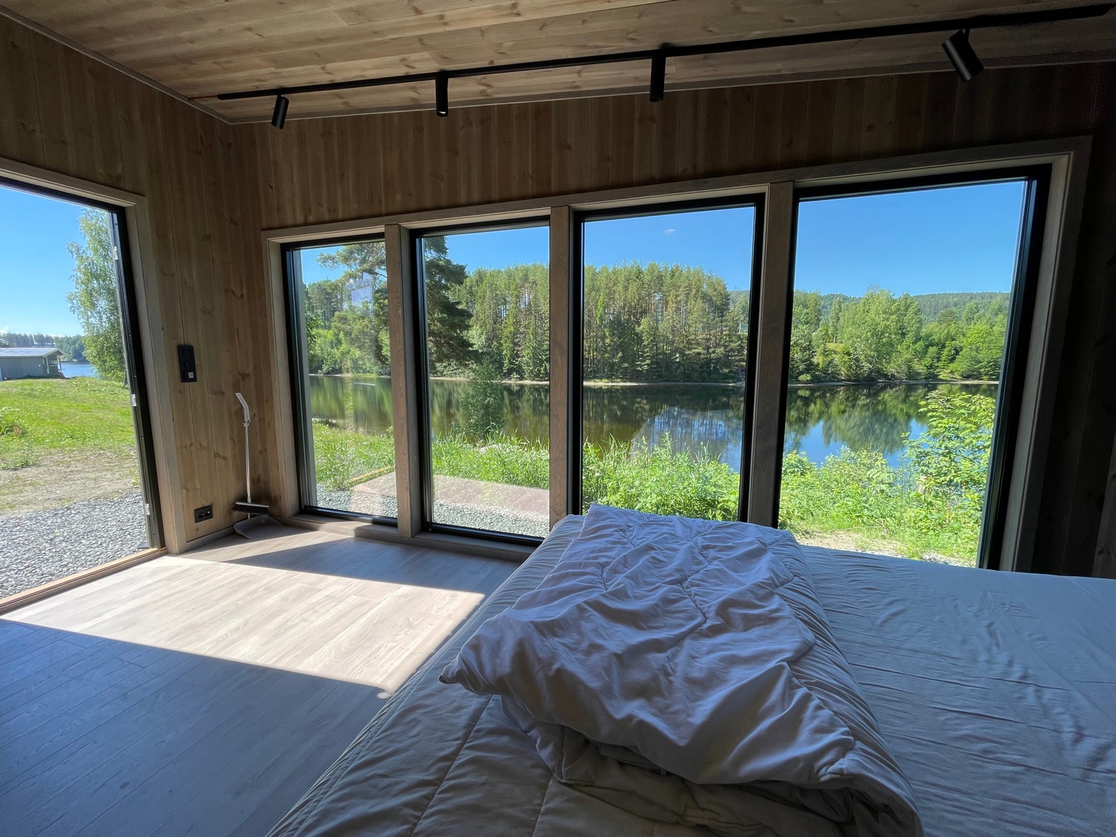 Meditasjons anneks som også kan brukes som soverom . Galleribilde