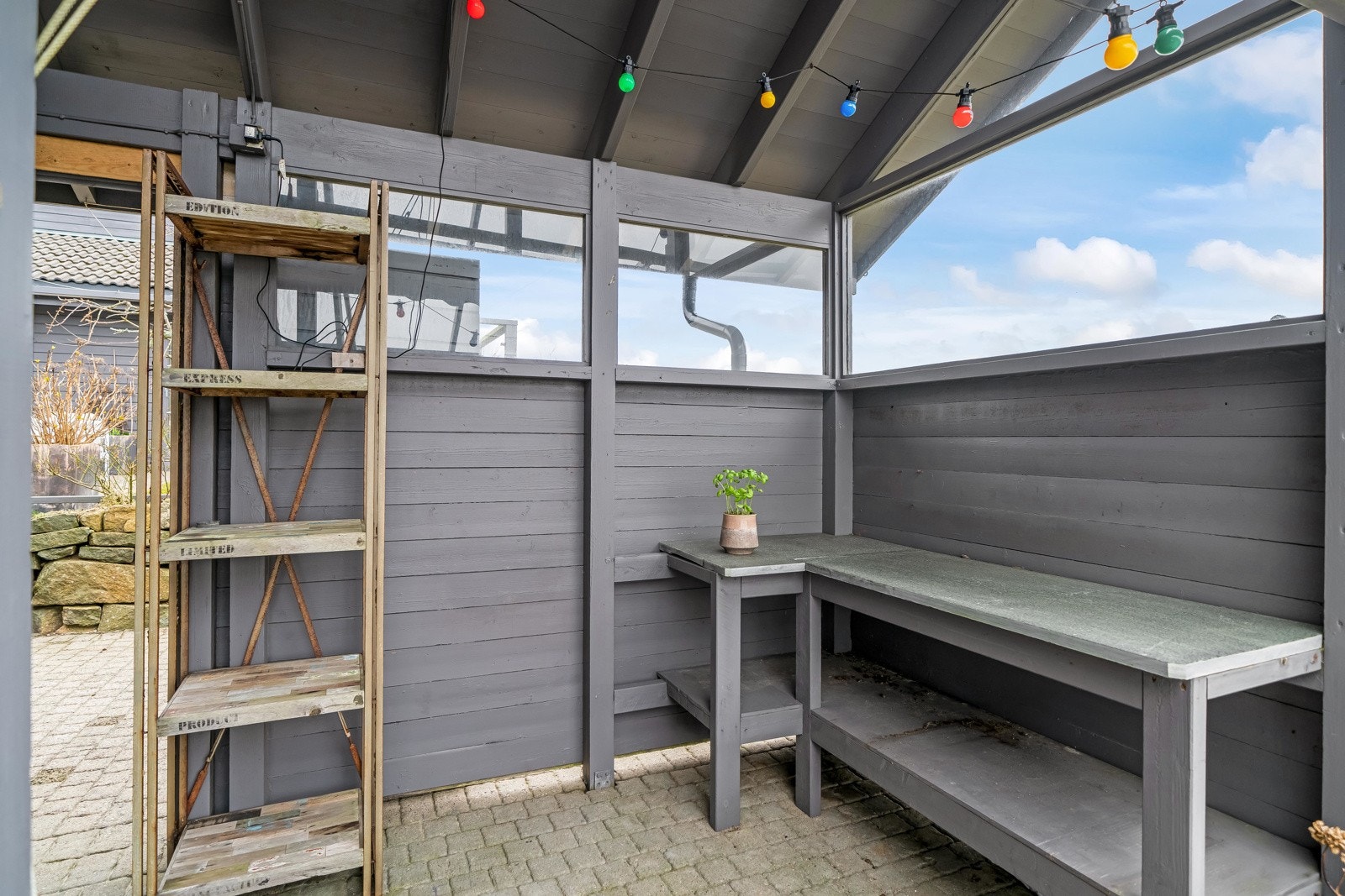 Godt tilrettelagt plass for å kunne lage mat ute. Galleribilde