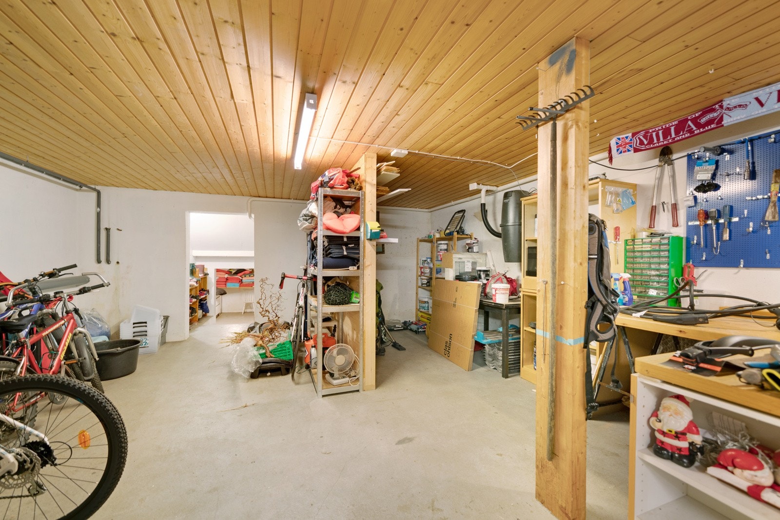Godt med lagring under huset. Galleribilde