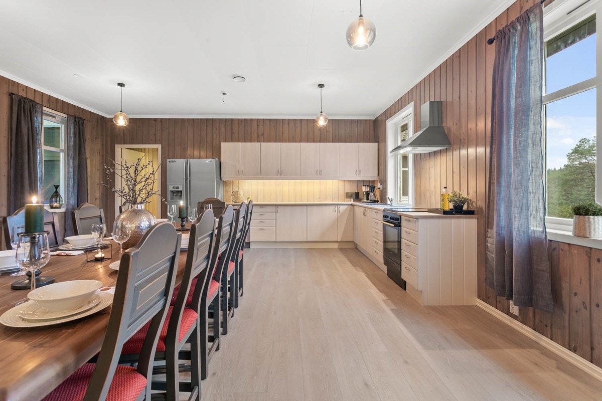 Fritidsbustaden er oppussa i nyare tid og held jevnt over god standard. Galleribilde