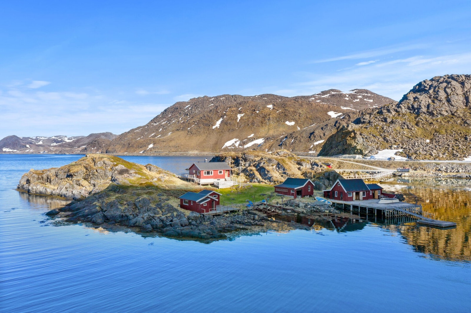 En idyllisk fritidseiendom like utenfor Honningsvåg. Galleribilde