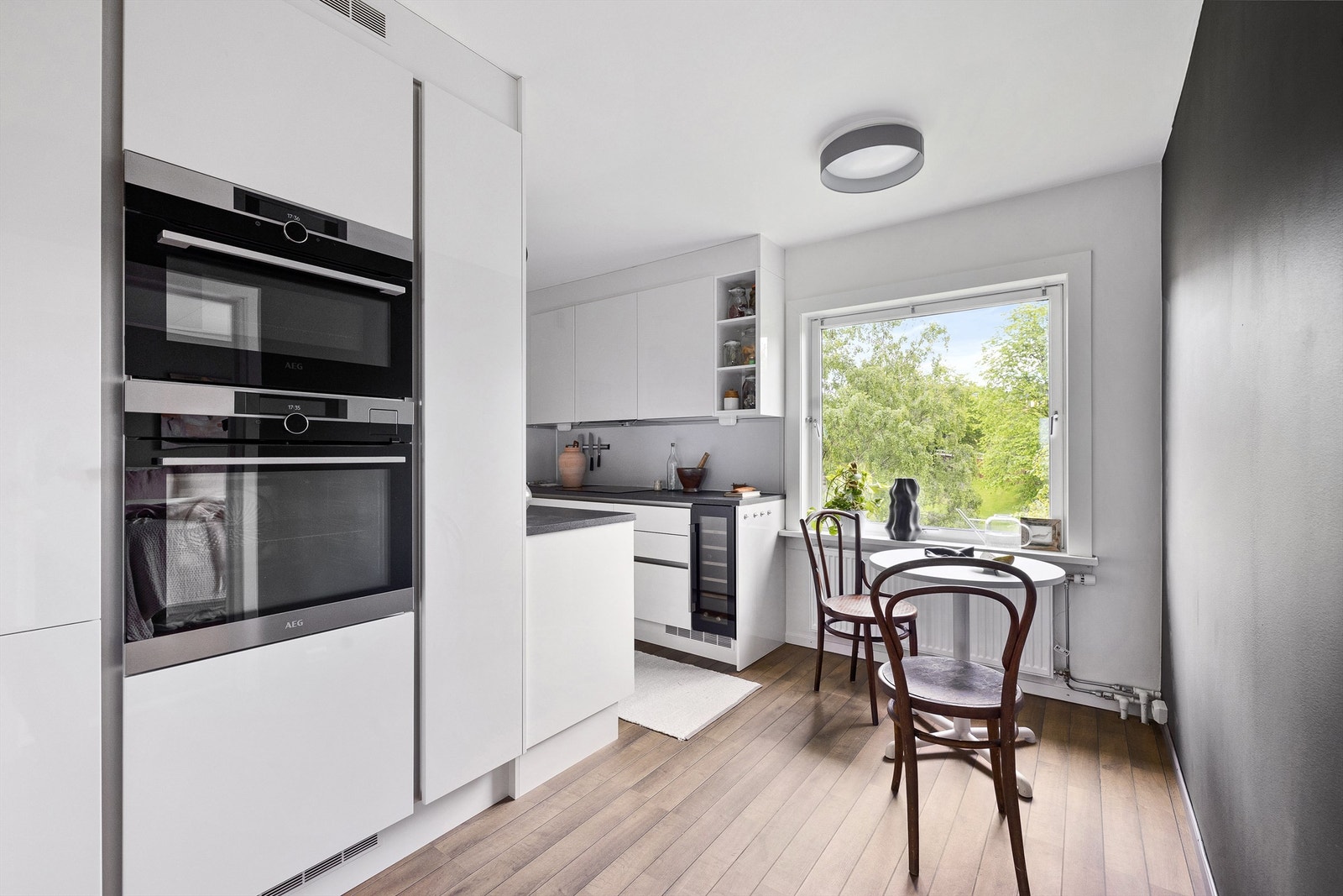 Alle hvitevarer på kjøkken medfører handelen Galleribilde