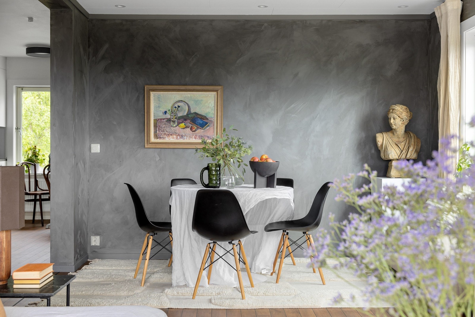 Her er det god plass til å dekke langbord! Galleribilde