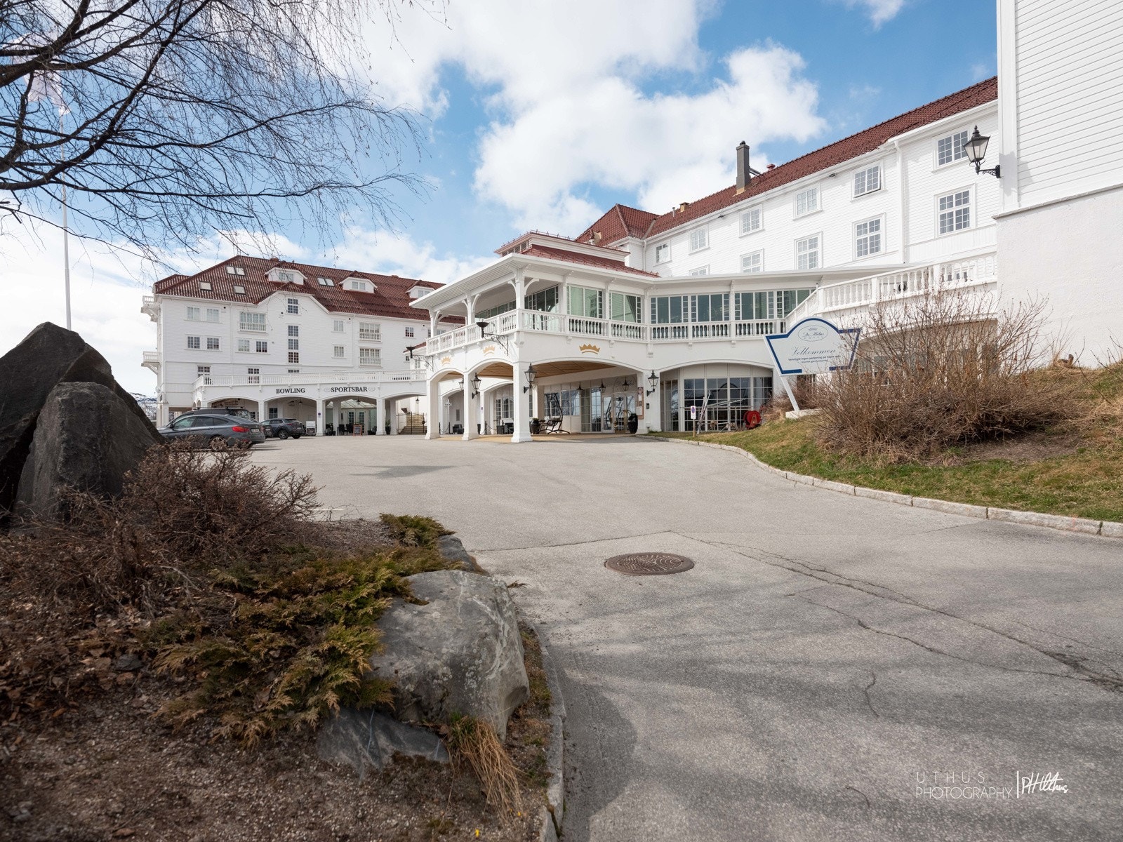 Leiligheten er tilknyttet ærverdige Dr Holms hotel - meget sentral beliggenhet Galleribilde