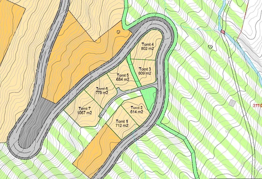 Tomtekart felt Svingen. Tomt 1,3 og 4 i fremste rekke bebygges med to-mannshytter. Se illustrasjon i situasjonsplanen Galleribilde