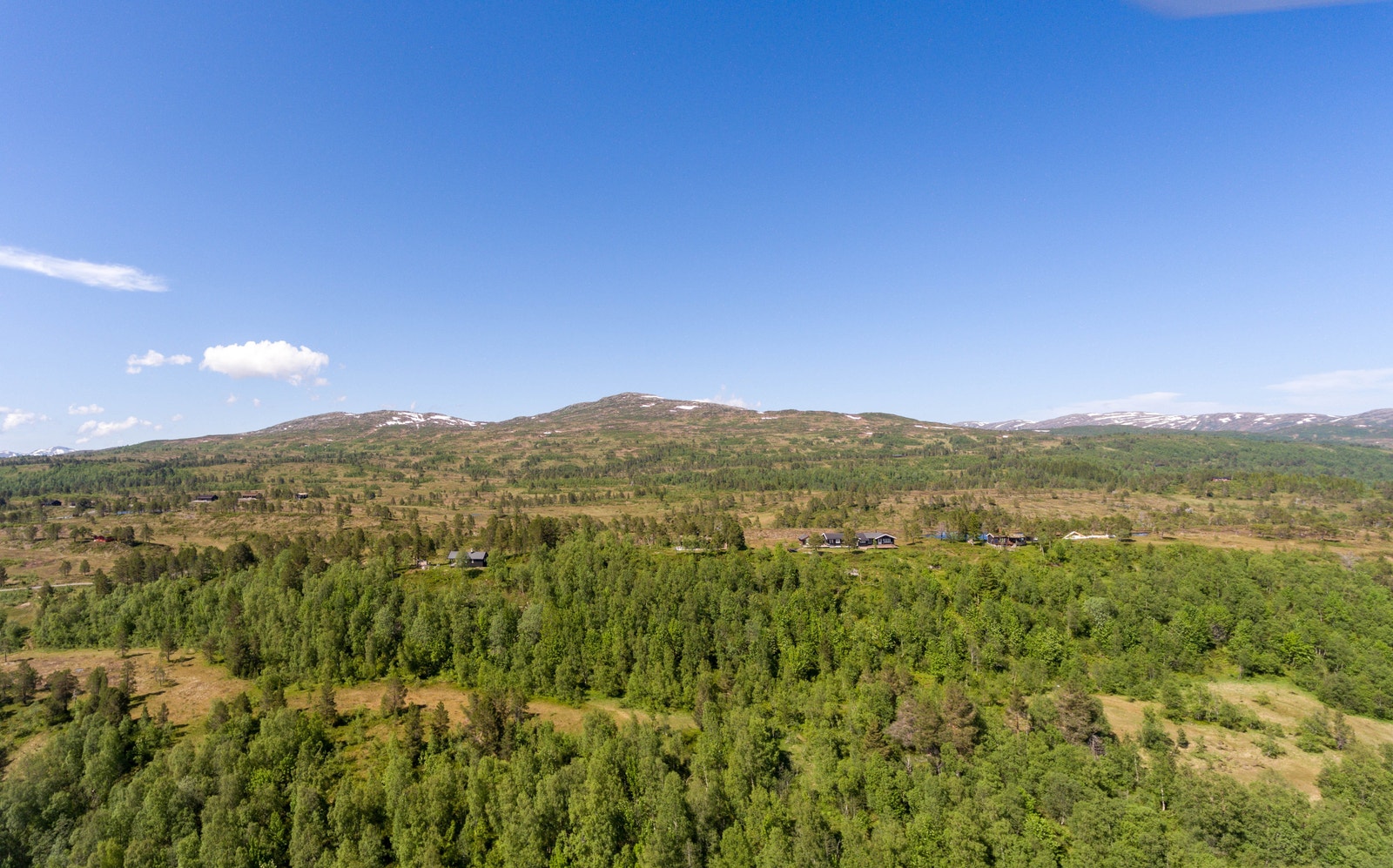 Her ser vi mot nord opp mot de nest øverst plasserte tomtene Galleribilde