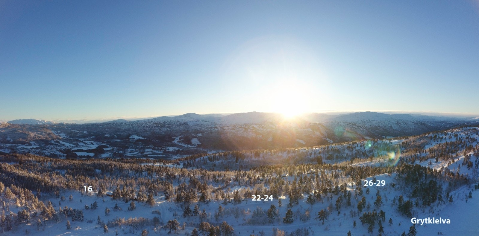 Utsikt mot sør og endel av tomtene i Grytkleiva Galleribilde