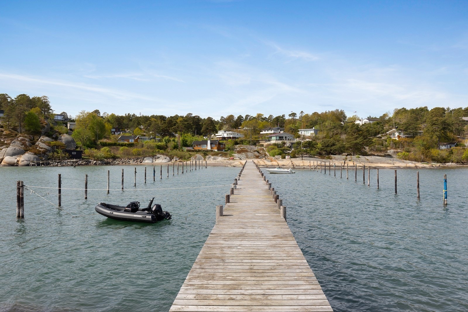 Med slike fasiliteter i nærområdet er det bare å sette krabbefiske, fiskelykke og vannsport på menyen. Galleribilde