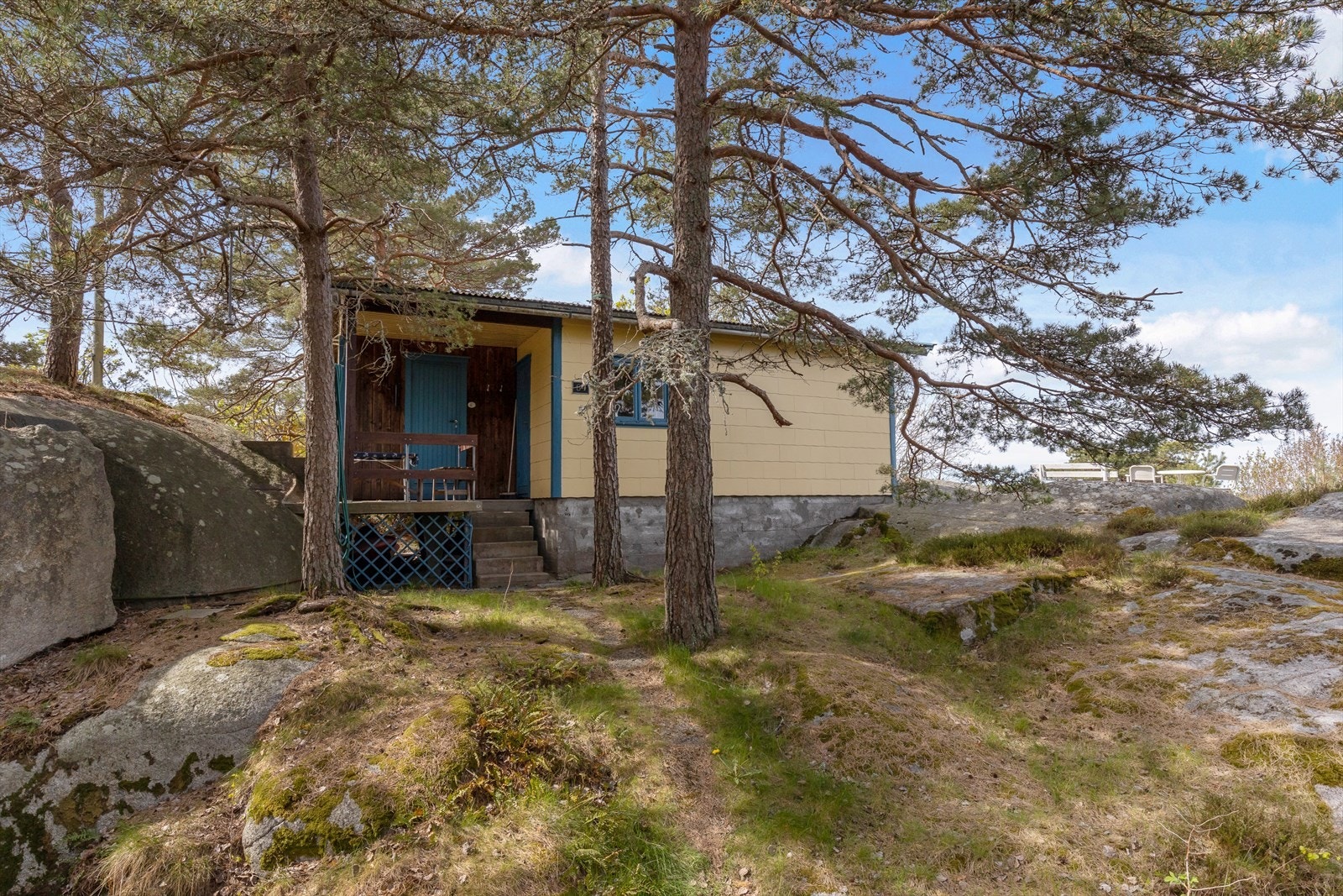 Den overbygde terrassen gjør at man også kan sitte ute på varme sommerdager med yr i luften. Galleribilde