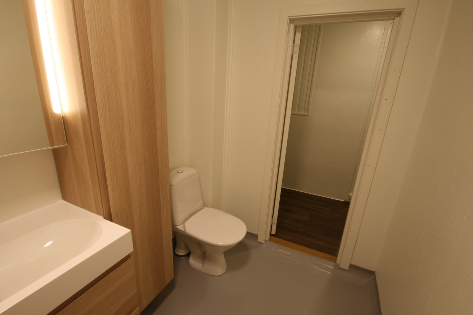Nyoppusset bad med ny WC Galleribilde