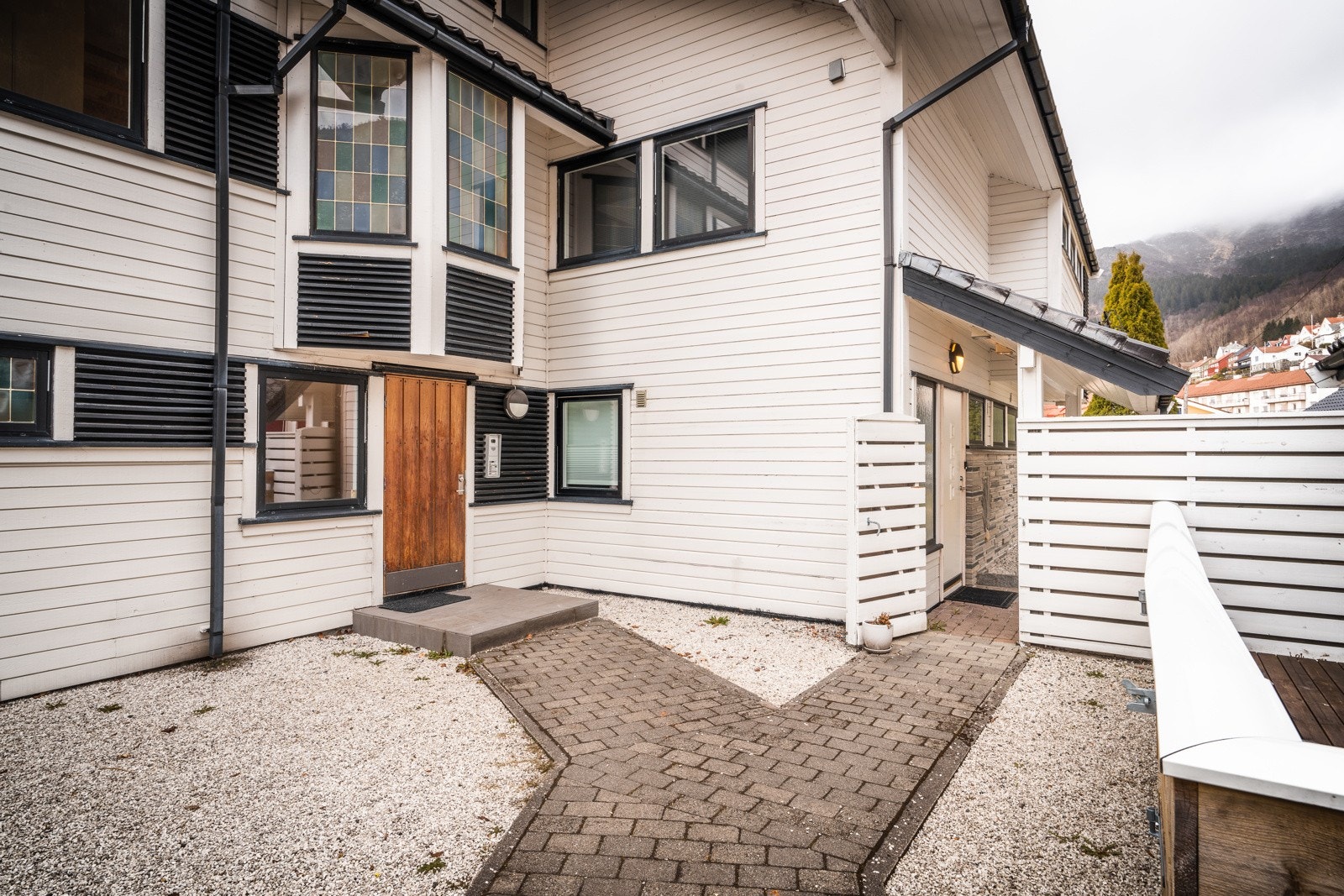 Skjermet inngangsparti, fellesareal. Galleribilde