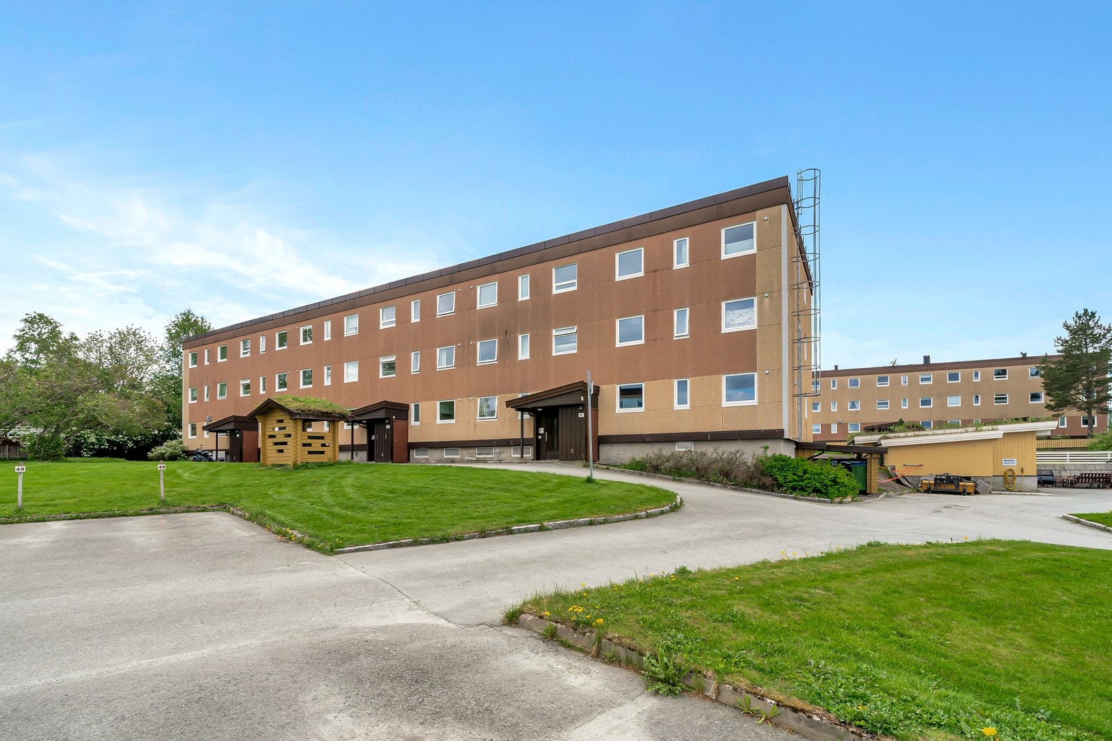 Østfasaden ble renovert i 2016... Galleribilde