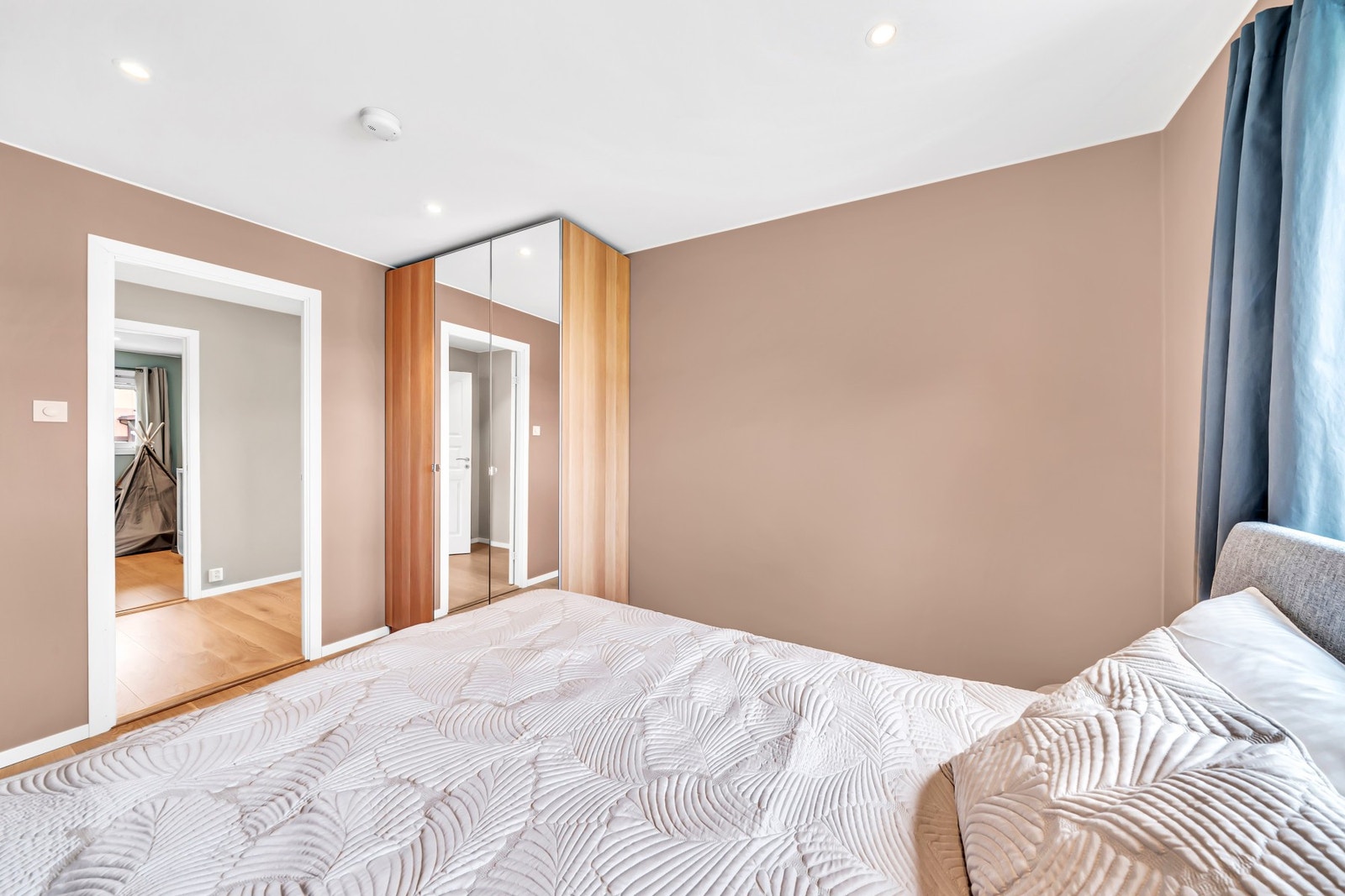 Her er det god plass til garderobeskap. Galleribilde