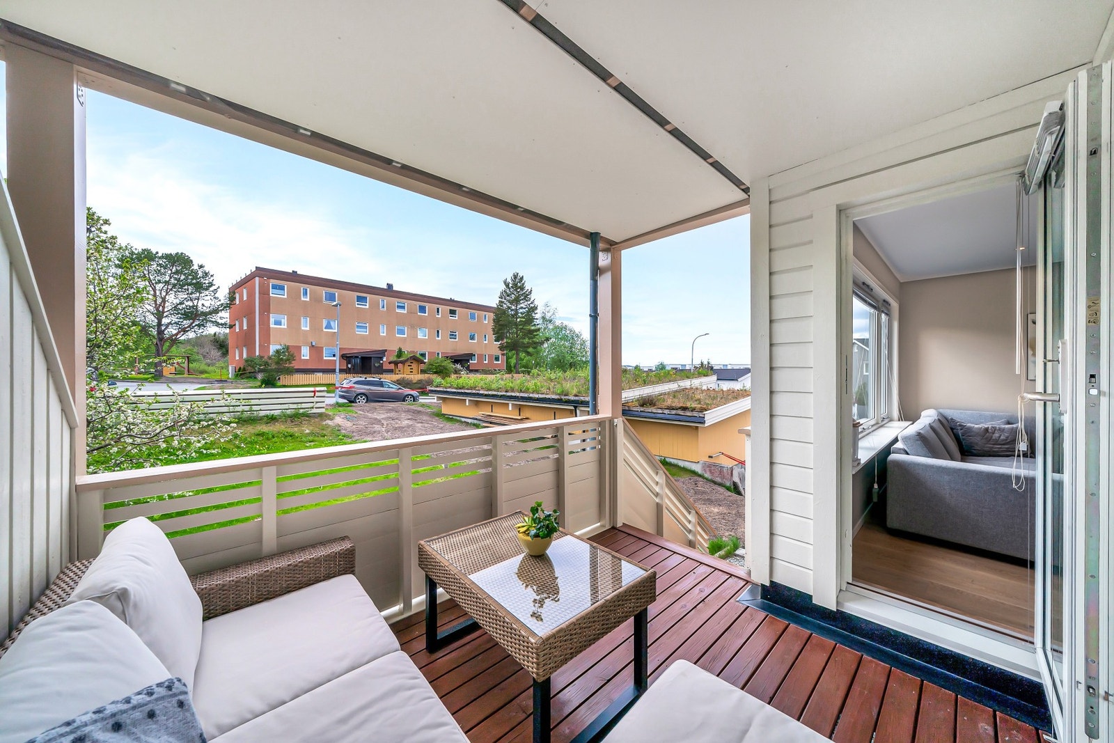 Godt med luft mellom blokkene gjør at man sitter usjenert til med fritt utsyn. Galleribilde