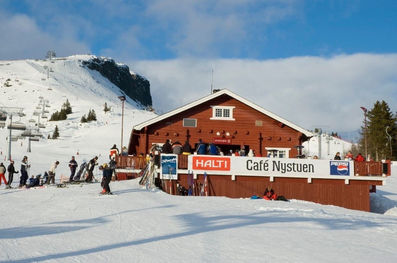 Cafe Nystuen i alpinbakken Galleribilde