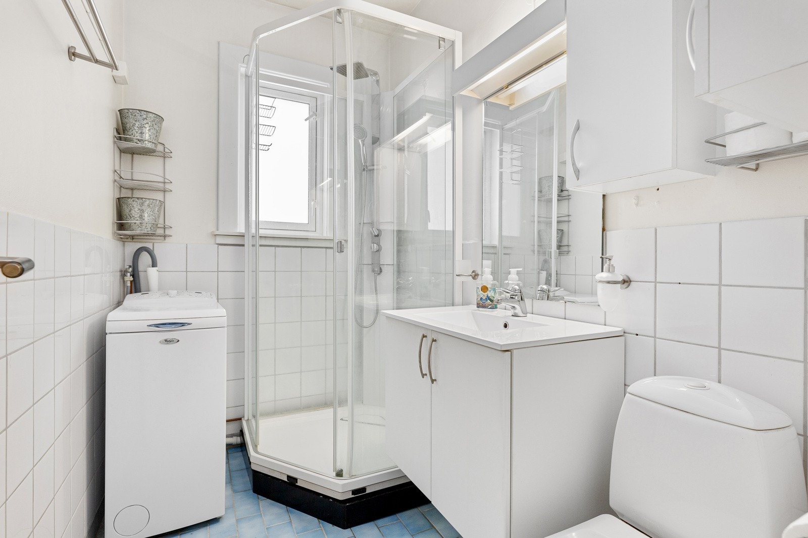 Bad med opplegg til vaskemaskin Galleribilde