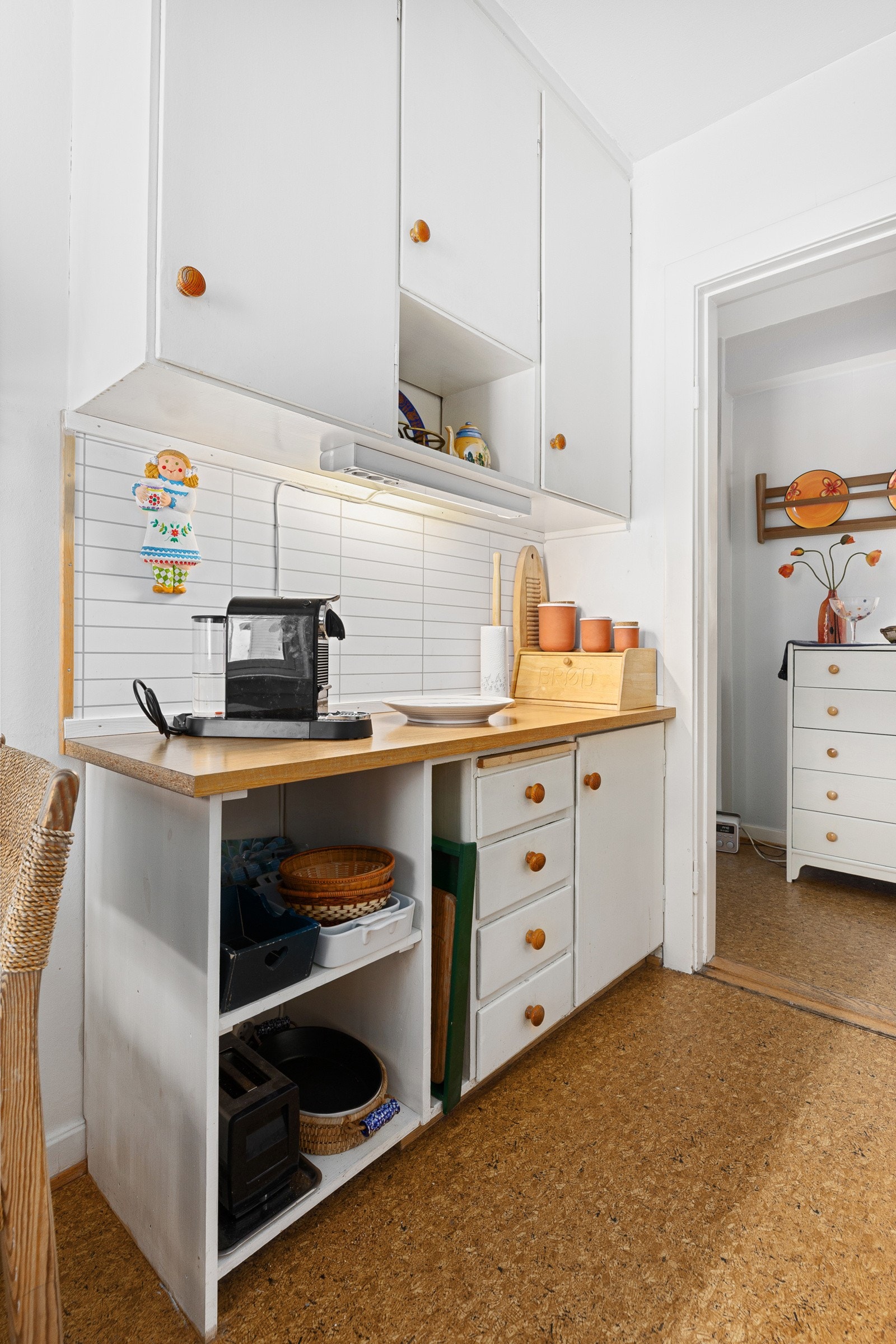 Det er godt med skap- og benkeplass Galleribilde