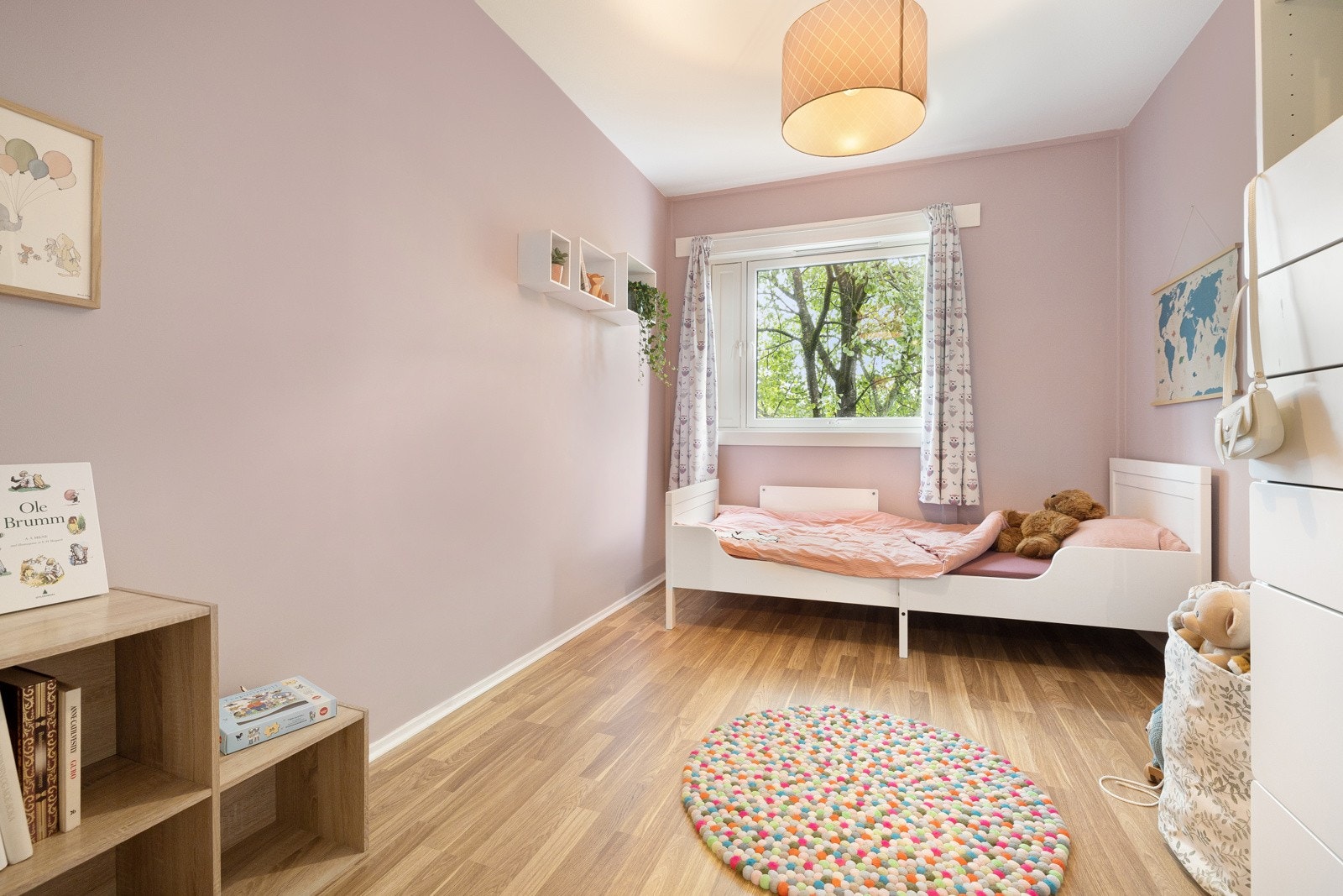 Soverom 2 egner seg godt som barne-/gjesterom eller kontor. Galleribilde