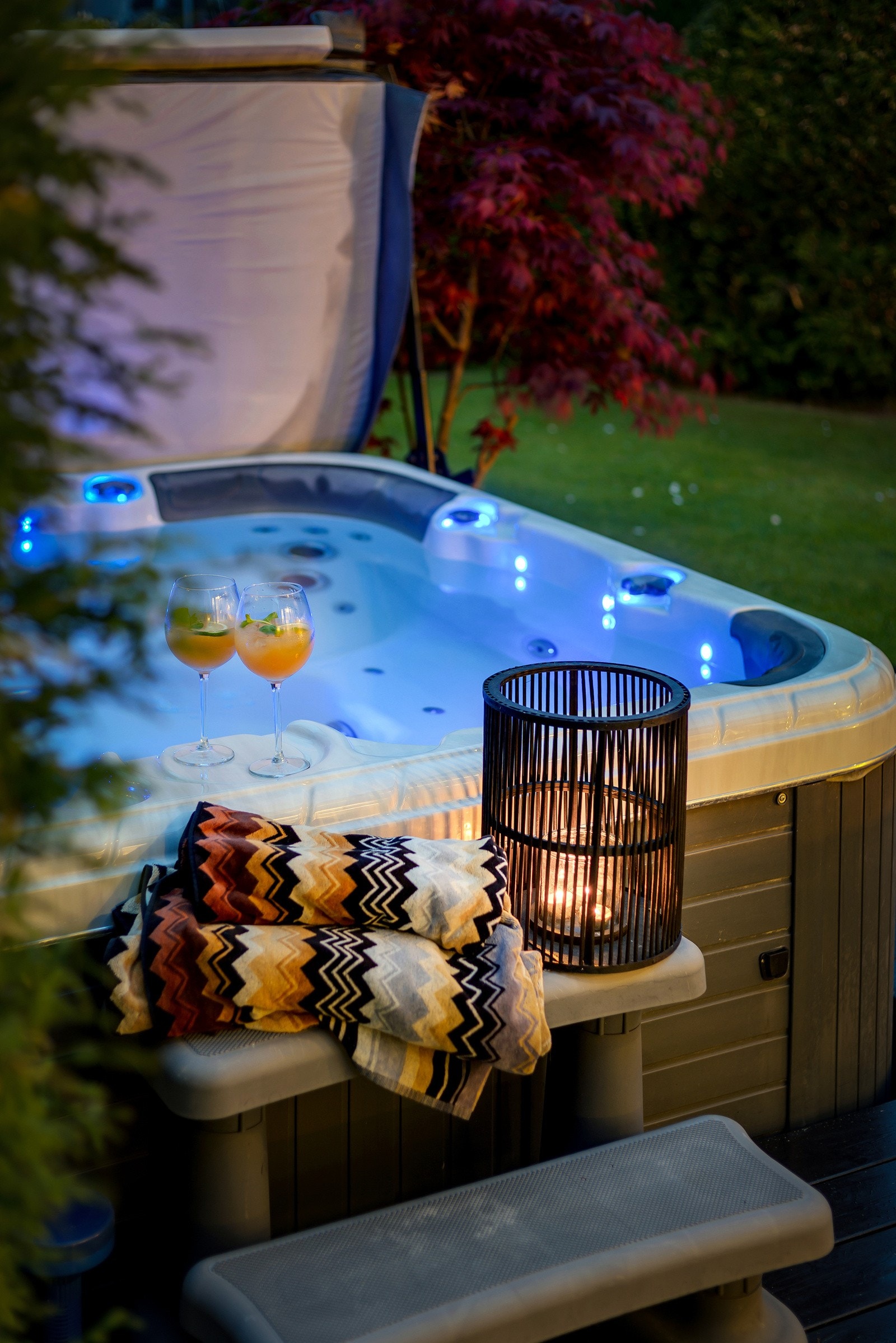 På terrassen er det en deilig jacuzzi, perfekt for lange, sosiale kvelder. Galleribilde