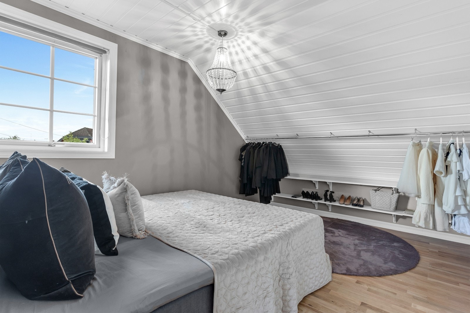 Lagringsmuligheter i knevegg. Galleribilde