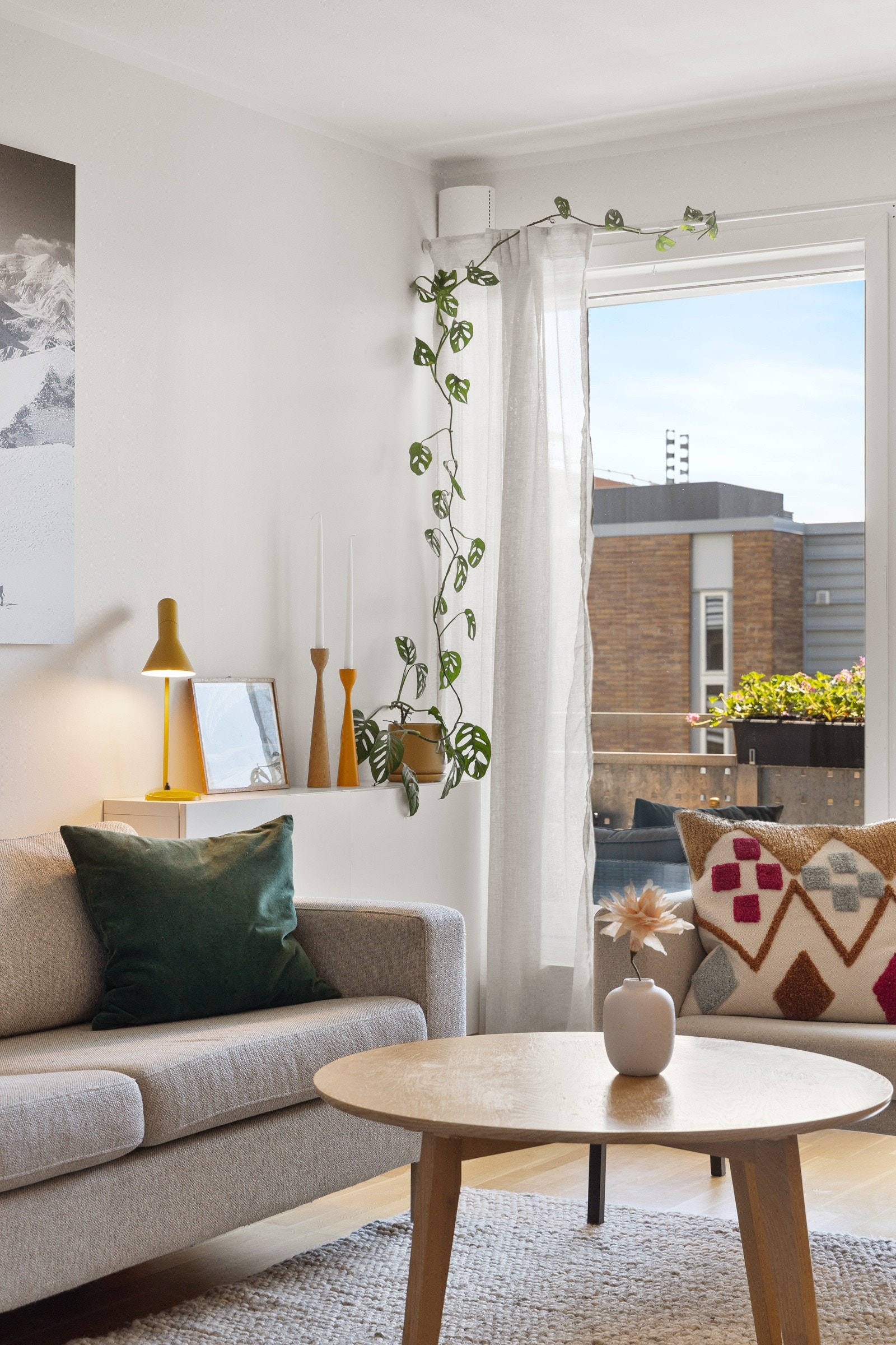 Leiligheten er velholdt og holder en gjennomgående god standard. Galleribilde