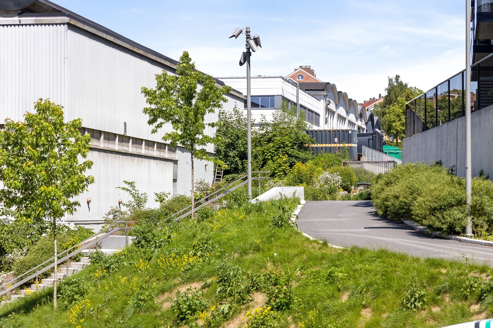 Østre Parkdrag skal etableres rett nedenfor leiligheten (se link med tegninger i prospekt) Galleribilde