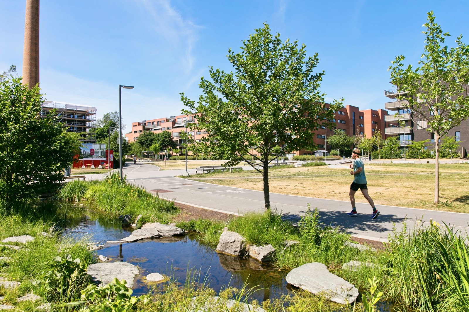 Ensjø er et område i positiv utvikling hvor det etableres nye boliger, caféer, restauranter, butikker m.m. Galleribilde