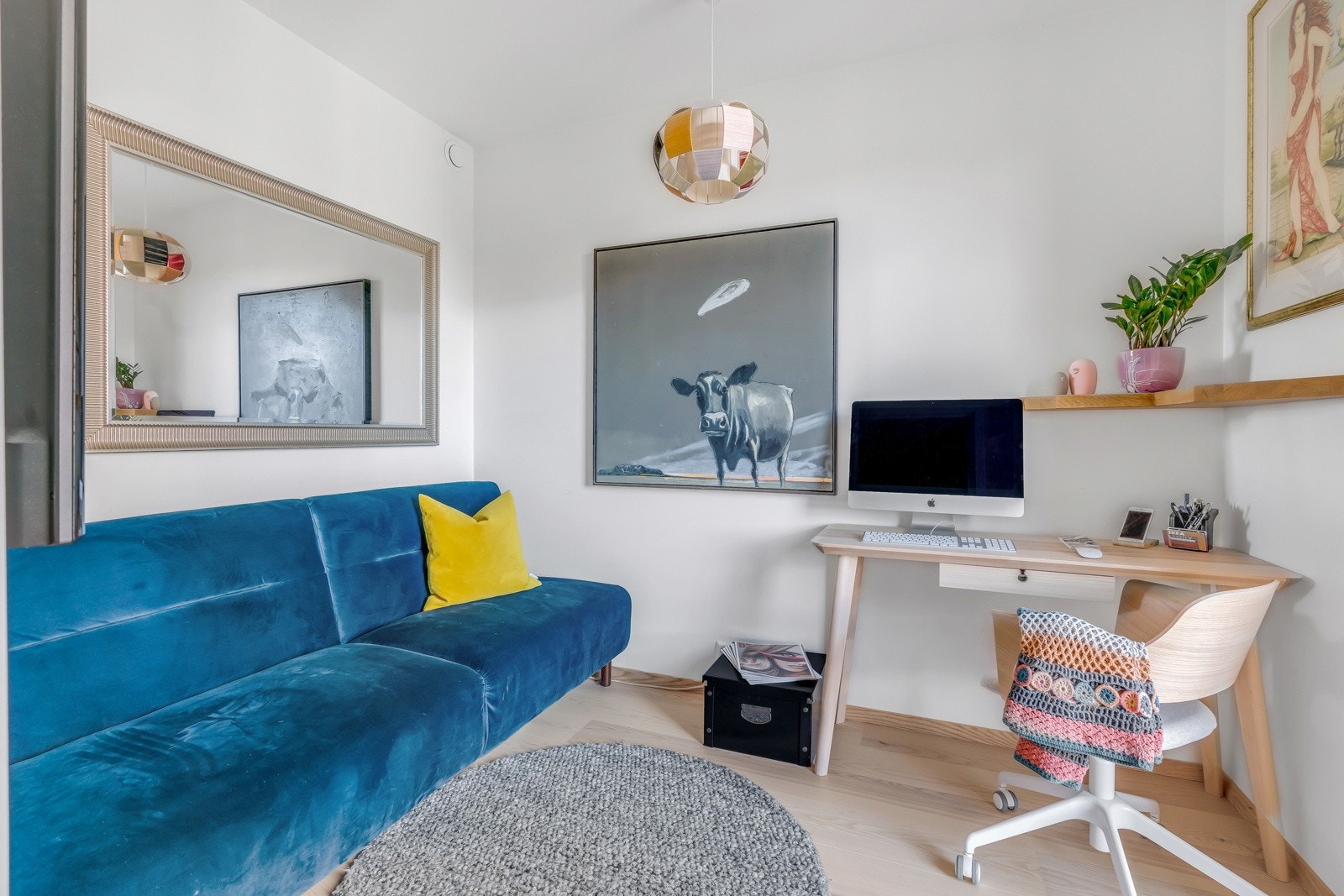 Soverom to har god plass til seng, nattbord og tilhørende oppbevaringsmøblement. Rommet er naturligvis fleksibelt i bruk, og kan benyttes til alt fra gjesterom, barnerom eller kontor - alt etter hva man har behov for Galleribilde