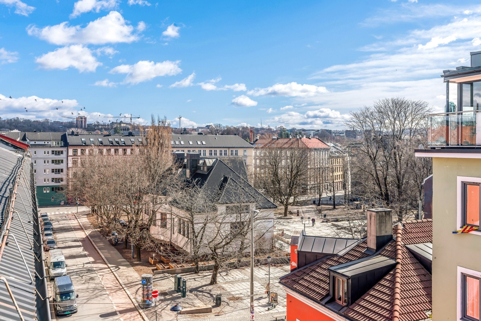 Nordre gate 22 ligger i et meget populært og urbant område på Grünerløkka i Oslo, en bydel som er velkjent for sitt unike service- og kulturliv Galleribilde