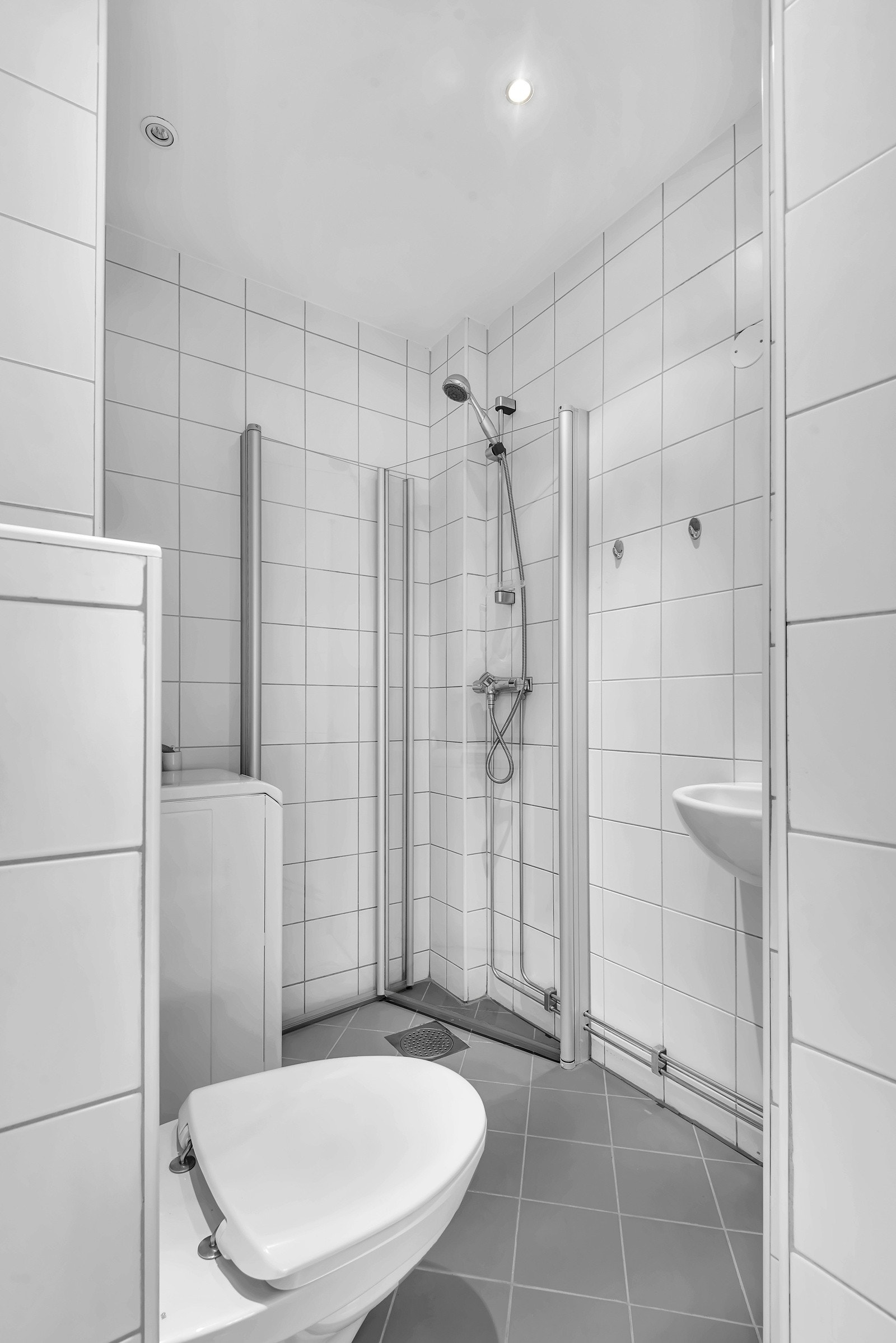 Badet er pusset opp i 2012 og varmekabler sørger et lunt, oppvarmet gulv for en god start på dagen. Galleribilde