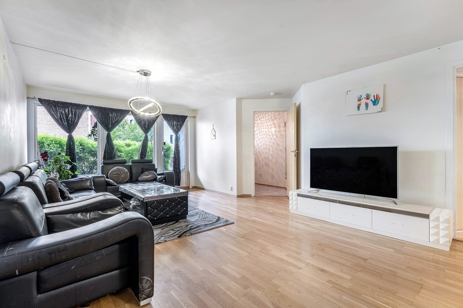 Velkommen til Fjellgata 28E! Ved spørsmål ta kontakt med Botan Abubaker / 45394975. Galleribilde