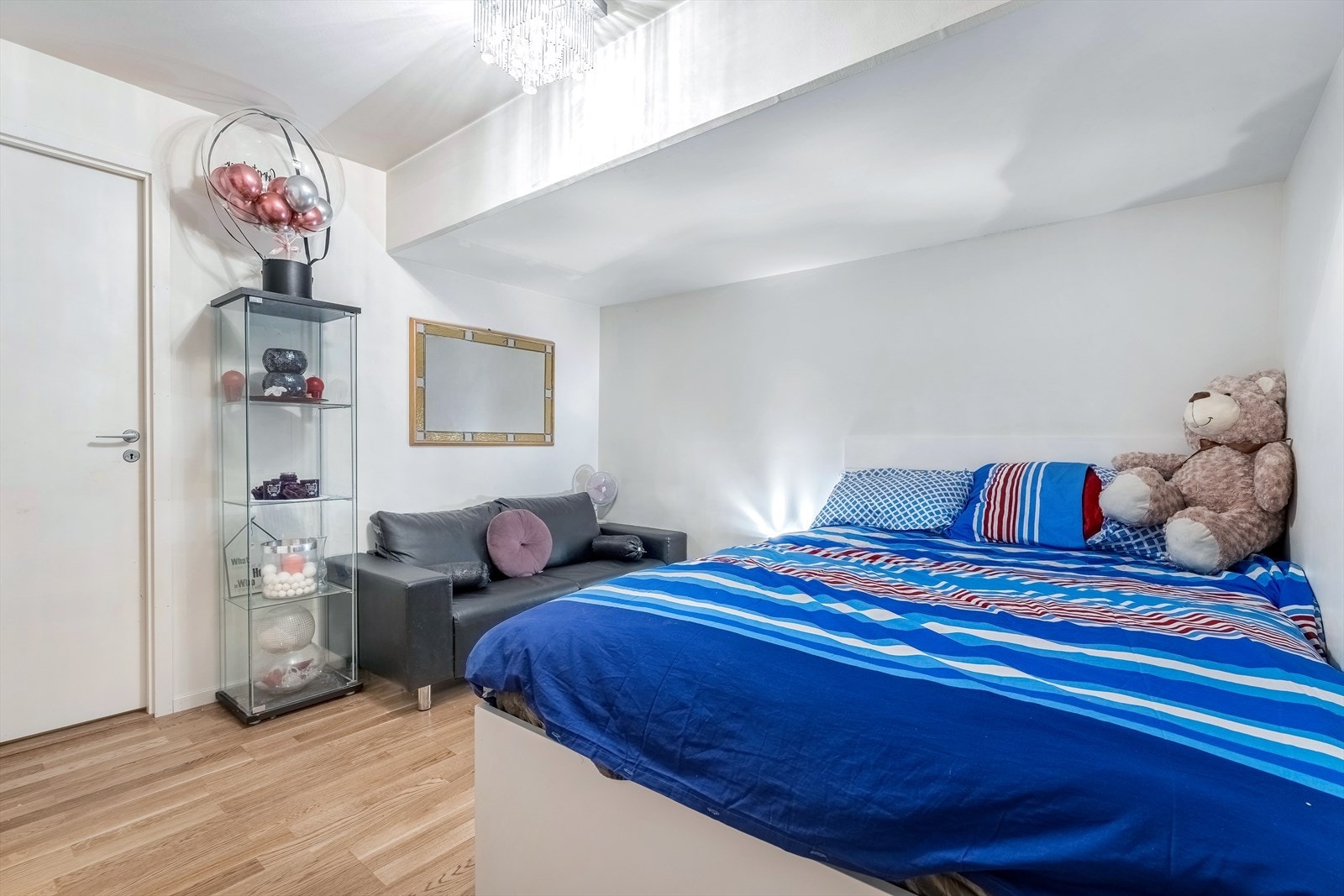 Rommene tilfredsstiller ikke kravene til takhøyde enkelte steder, heller ikke dagslysflate på soverom Galleribilde