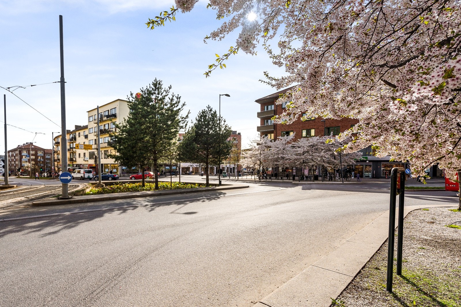 Carl Berners plass ligger et steinkast unna. Galleribilde