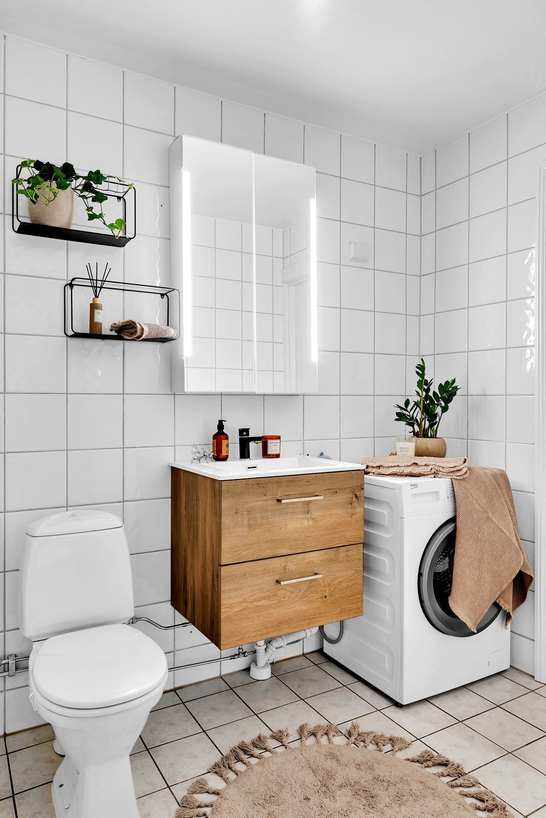 Selger har byttet ny servantinnredning i 2020. Galleribilde