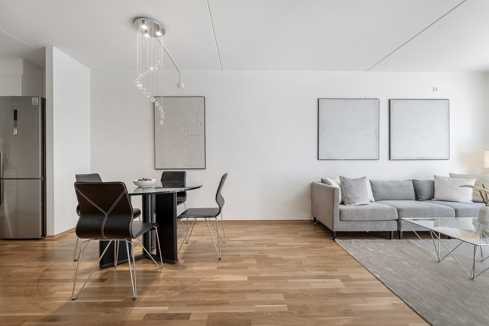 God plass til spisebord, perfekt for middagsselskap i gode lag. Galleribilde