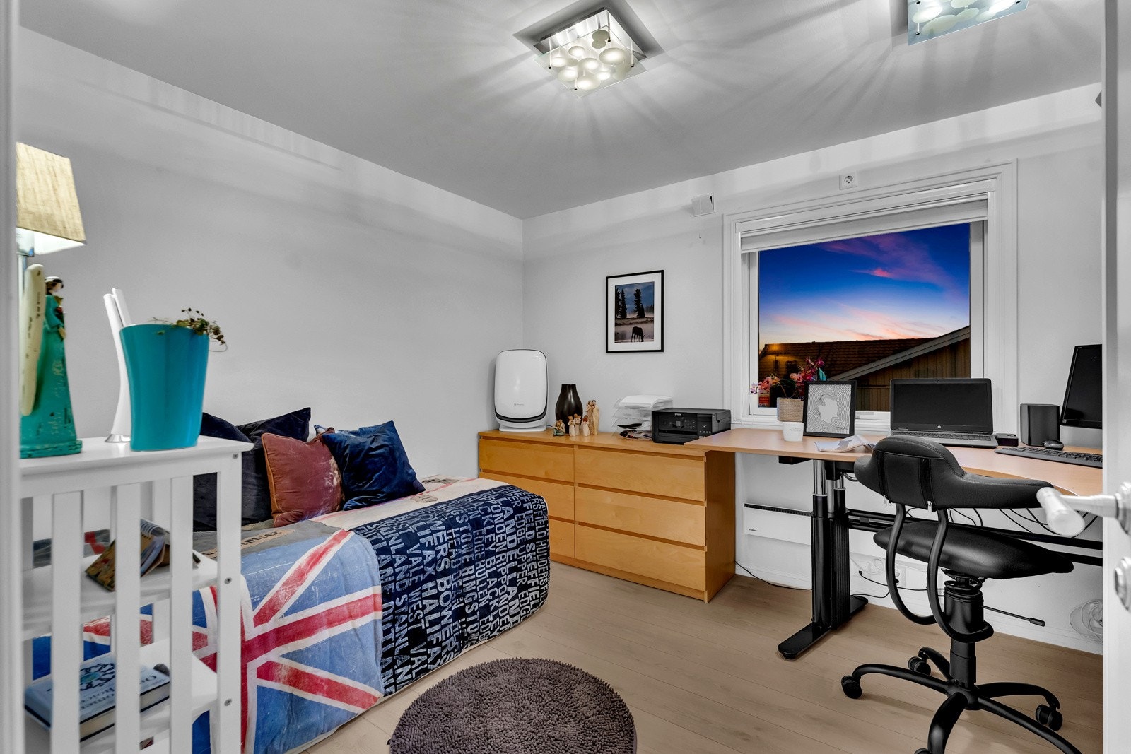 Soverom 2 i denne etasjen benyttes i dag som kontor/ gjesterom Galleribilde